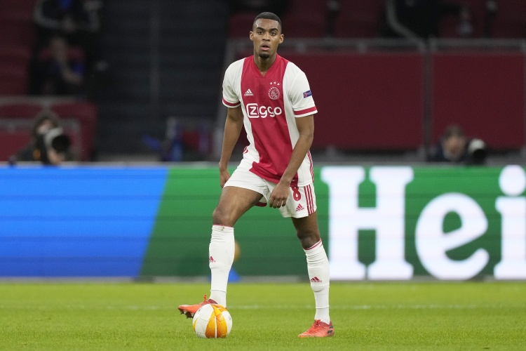 拜仁1700万+600万欧报价格拉文贝赫，稍微提高就可达协议