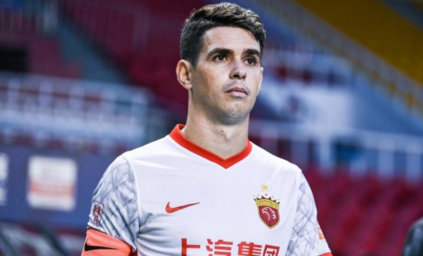 降薪也是奥斯卡想离开中国的原因，球员与海港的谈判陷停滞