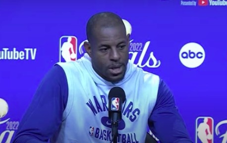 一哥：今年我一直在使用大脑 队内扮演重要角色 希望总决赛能上场