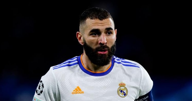 单赛季欧冠淘汰赛进球排名：C罗第一，梅西第二，本泽马并列第三