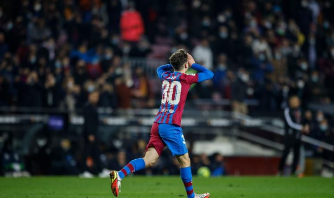 除了弗兰基-德容外，拜仁也在关注巴萨17岁中场加维