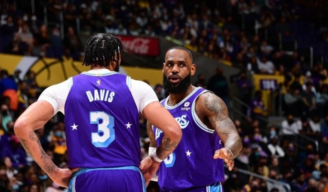 香波特：对湖人没进季后赛感到惊讶 但更惊讶于AD从没保持健康过