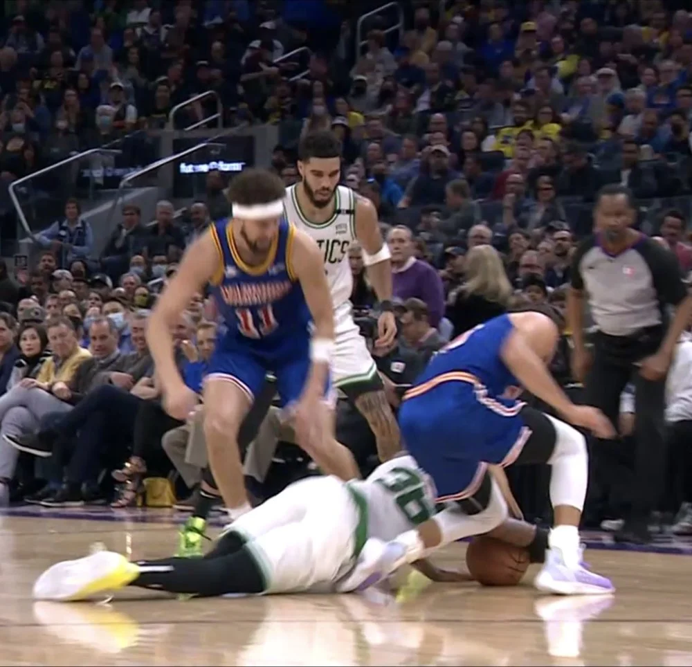 库里伤势结果出炉！左脚韧带扭伤无限期休战 万幸没有骨折或重大损失