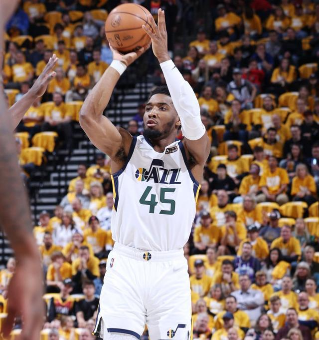 NBA回顾：米切尔最后31秒苏醒 关键一攻一传