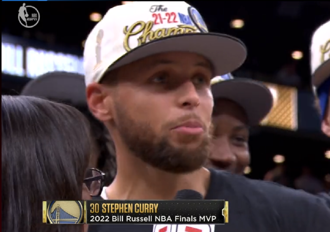 库里第一次成为FMVP 这个奖杯迟到了7年之久