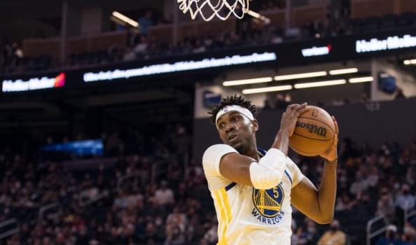 科尔：以前打火箭时我们相信卢尼可以换防哈登 他值得信赖！