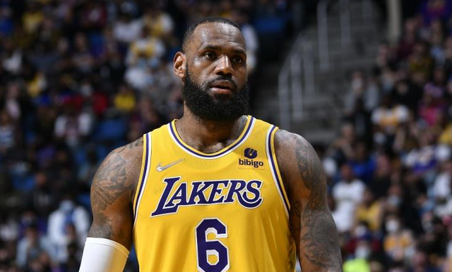 节节败退的湖人能够在主场找回颜面吗？