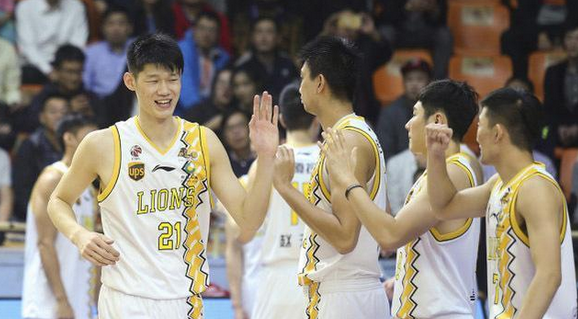 季后赛半决赛：广厦对阵上海，上海能否延续上演翻盘好戏