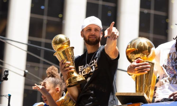 库里到勇士13年间 球队市值从4.5亿美元飙升至56亿美元