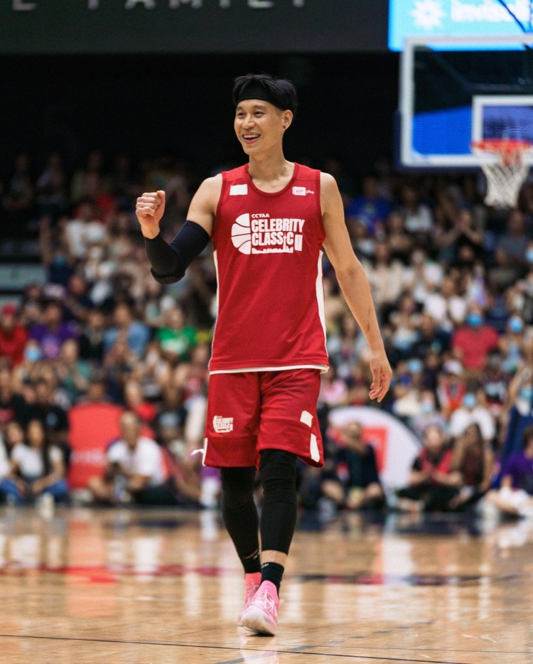 林书豪参加北美亚裔名人篮球慈善赛发文：心系他人的生活最有意义