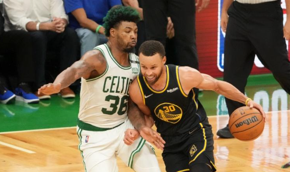 斯玛特谈防守库里：防守到位了 但我们能更出色让他投篮更困难