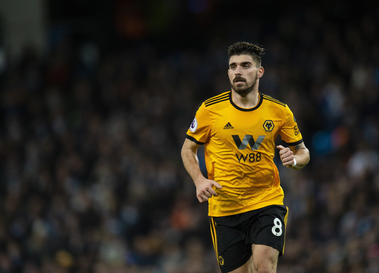 哈维无意引进内维斯，首要目标是莱万或补强后防