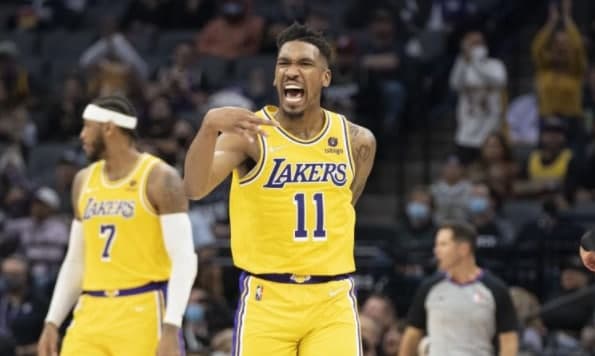 安东尼-戴维斯赛后采访称赞队友蒙克