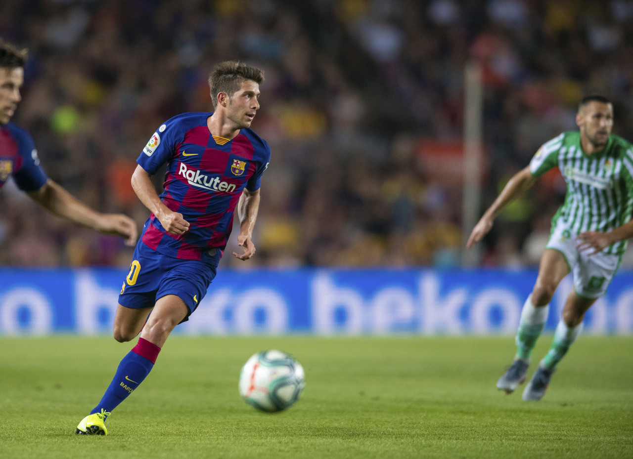 巴萨为罗贝托提供1+1续约合同，他需要接受大幅降薪