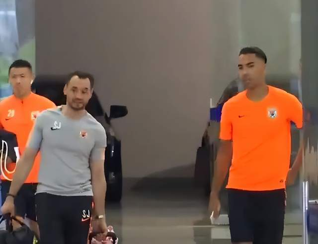 终于等到你！25岁归化前锋摆脱“外援身份”：成为纯正中国人