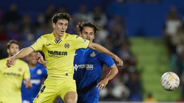 曼联就引进保-托雷斯征询滕哈赫意见，防线三将或离队