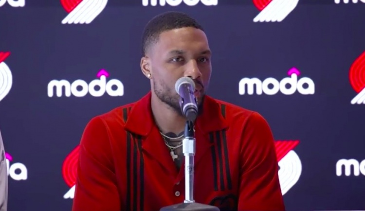 想过离队吗？利拉德：去年夏天动摇过 看别人夺冠我自闭了很嫉妒