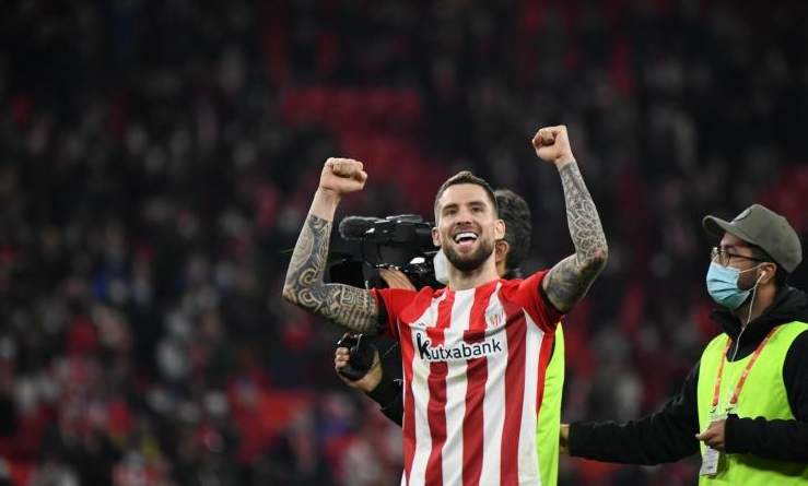 世体：巴萨搁置伊尼戈-马丁内斯转会谈判，毕巴正考虑与其续约