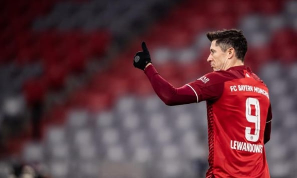 莱万今日单独训练，托利索和格雷茨卡参加了全队合练