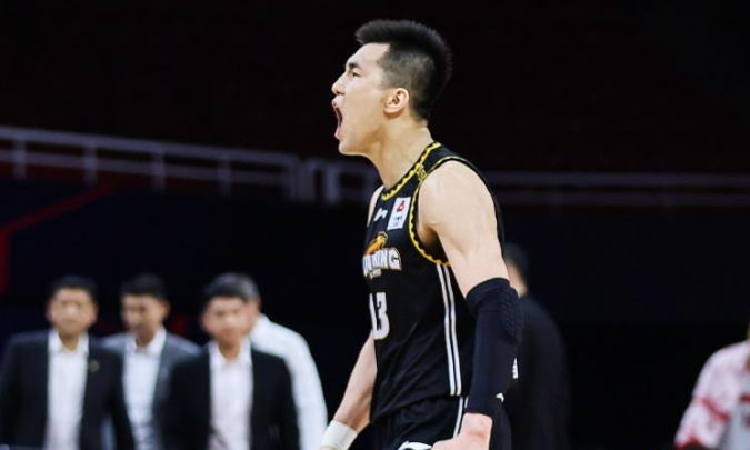 郭艾伦：高考作文有点难 我这么有文采的人都感觉难以下笔