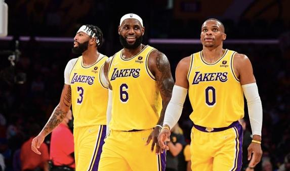 湖人阵容重组动向！围绕詹眉，威少最大变数4人恐被清洗