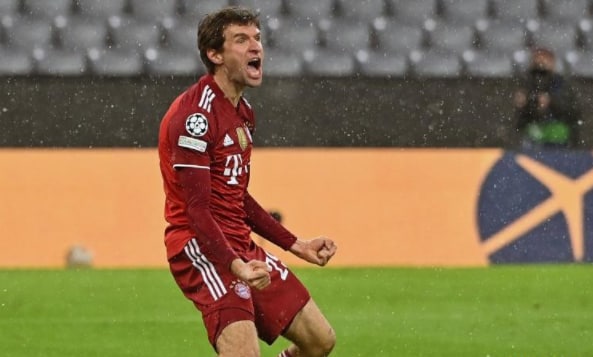 拜仁4-0战胜柏林联合，穆勒为穆西亚拉的传球很精彩