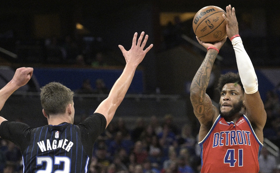 赛场无弱旅 萨迪克-贝化身救世主狂轰51分 活塞轻取魔术终结四连败