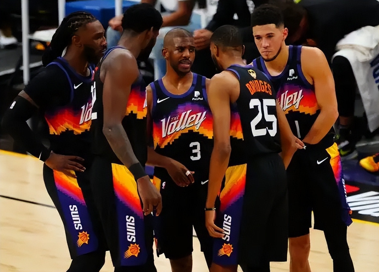 布克右腿筋轻微拉伤 归期未定 保罗首轮或将单核率队？