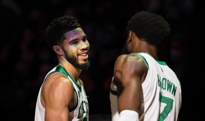 斯玛特：塔图姆和杰伦-布朗现在已经成熟 变得更加无私了