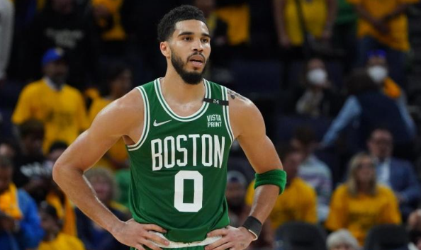 总决赛期间塔图姆三分投篮31投14中 而中距离跳投23投仅2中