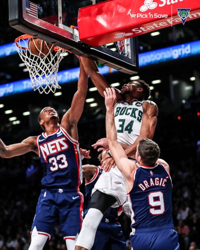 字母哥轰下44分14篮板 总得分超贾巴尔 杜兰特谈字母哥没法防