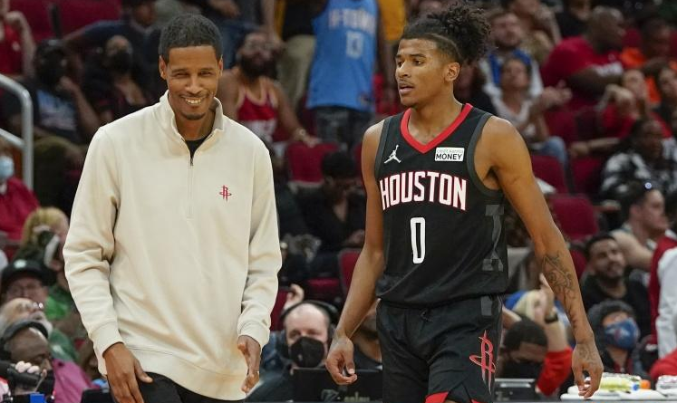 塞拉斯：杰伦-格林今夏专注提高身体对抗 他会比之前更稳定