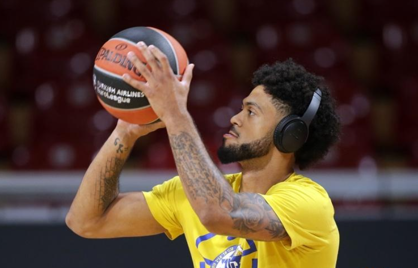 Shams：独行侠将与希腊后卫泰勒-多西签下一份双向合同