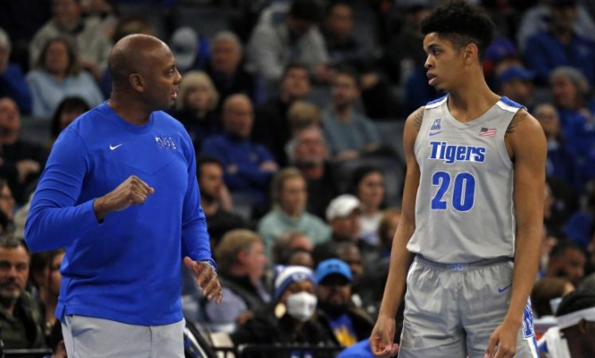 孟菲斯大学约什-米诺特留在2022年NBA选秀中 放弃大学资格