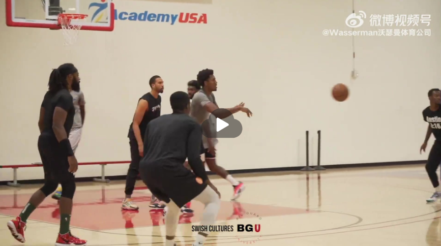 鏃呮剰灏忓皢璧电淮浼﹀弬鍔犳礇鏉夌煻澶忚鐞冨眬 涓庝紬澶歂BA鐞冨憳鍚屽満绔炴妧馃挭