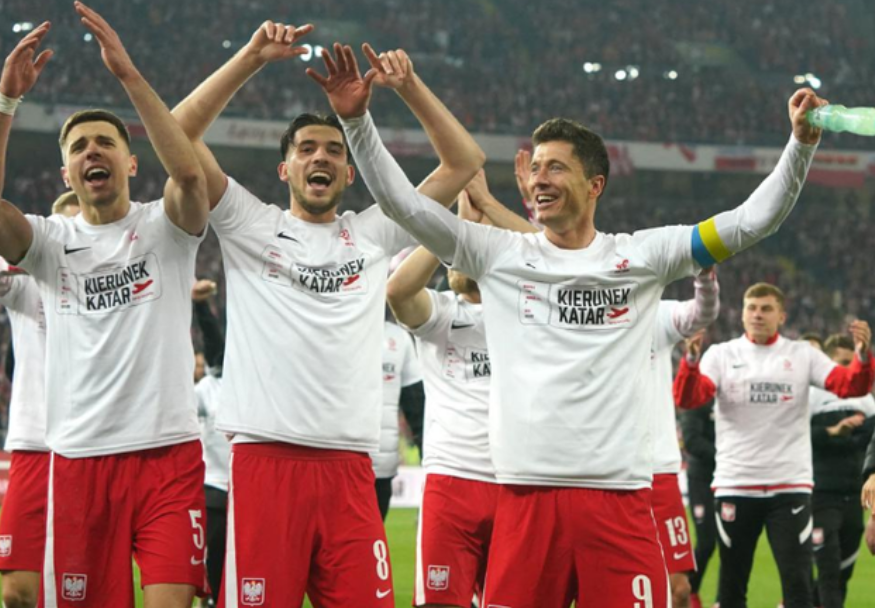 波兰绝境爆发，仅39%控球仍晋级，第9次进世界杯