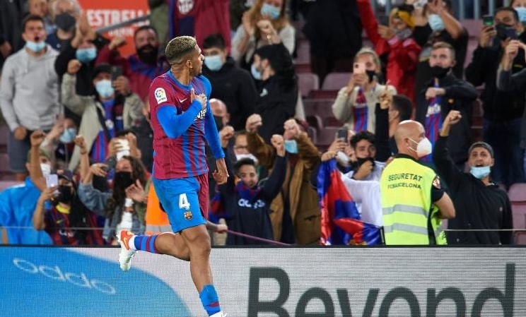 阿劳霍：哈维给了我方向和指导 希望在巴萨度过整个职业生涯