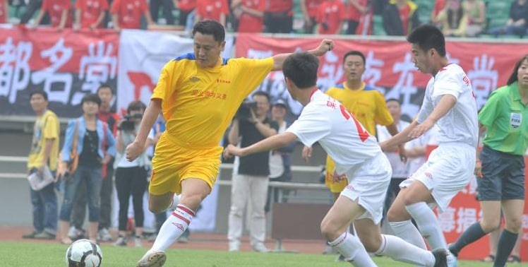 川足名宿谈国足挨骂：该接受批评，但低谷时也不能放弃