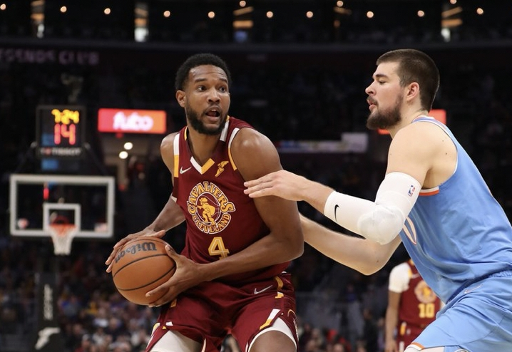 莫布里30分率骑士加时力克快船