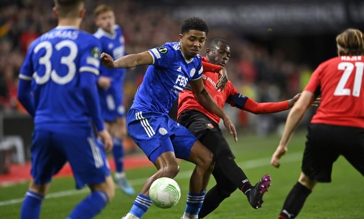 巴萨有意补强右后卫，雷恩球员特拉奥雷在其名单上