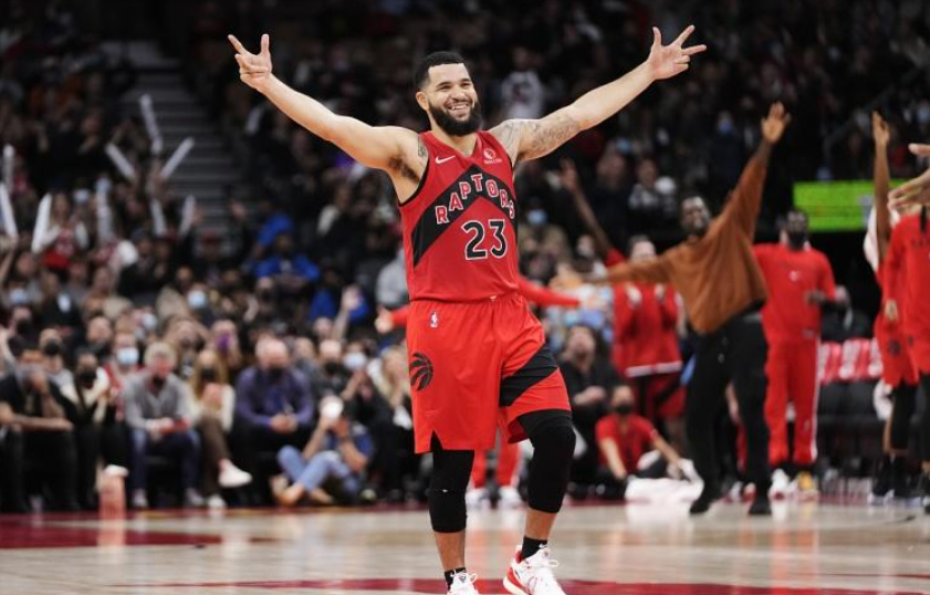 上赛季关键时刻三分命中数排名：范弗利特&库兹马排名前二