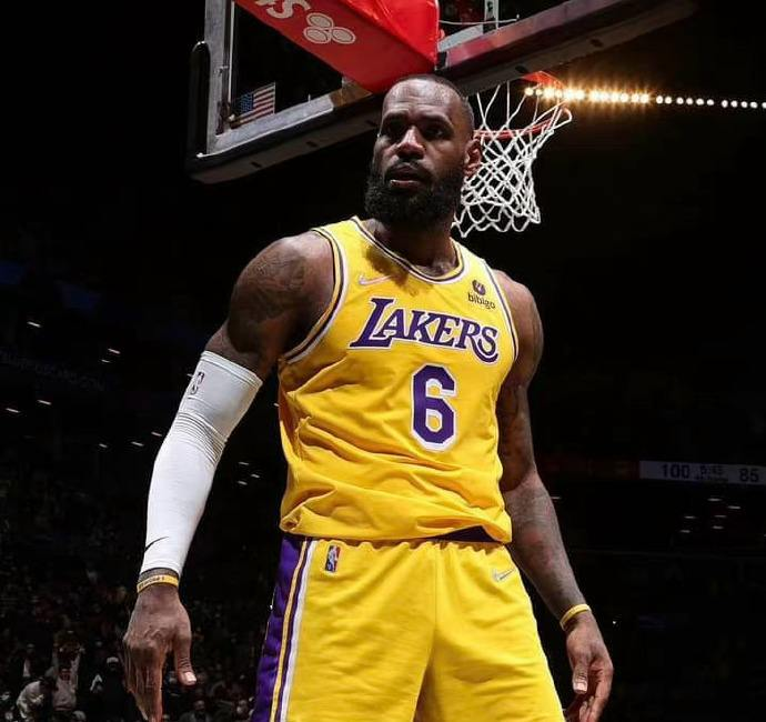 NBA前瞻：湖人VS猛龙，詹姆斯能否再砍高分