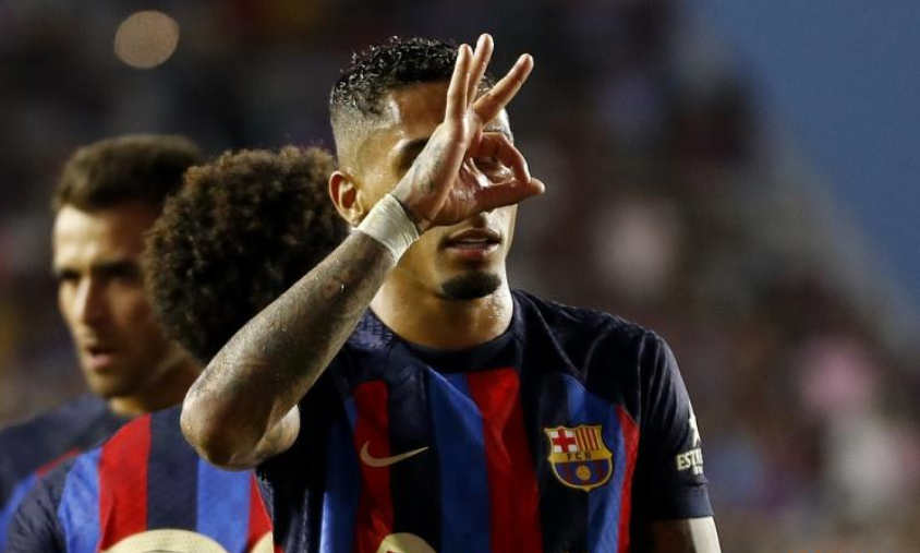 利兹联老板：与蓝军达成了交易，但巴萨的影响力说服拉菲尼亚等待