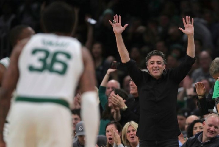 绿军老板：我们在总决赛中2-1领先勇士 距离珠穆朗玛峰仅两步之遥