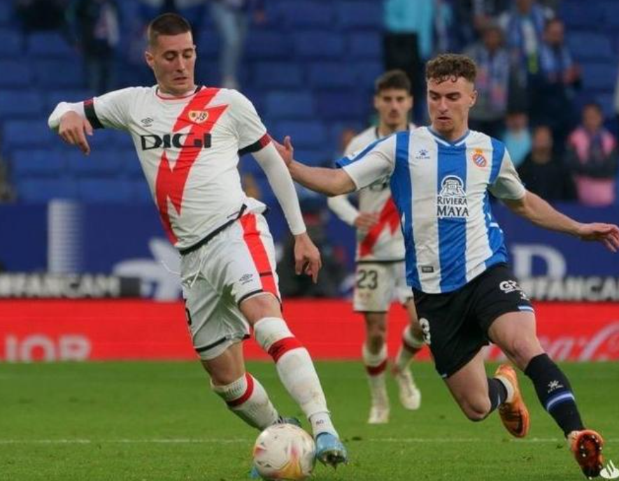 巴萨稳拿西甲亚军，西班牙人创耻辱