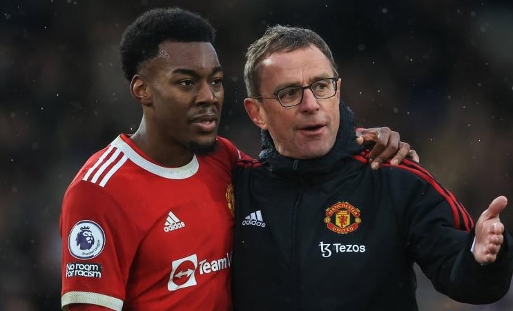 朗尼克：伊兰加有着顶级的心态，我相信他能够迈出下一步