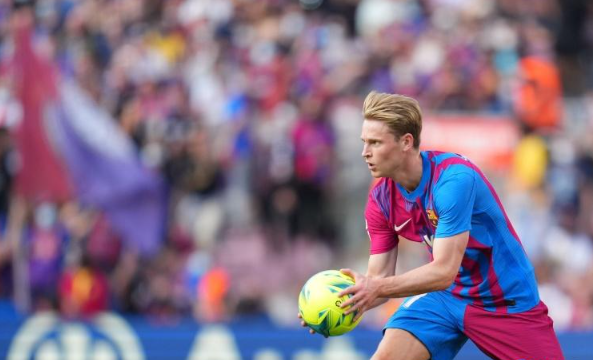 尽管和滕哈赫有过愉快的合作，但德容仍希望留在巴萨