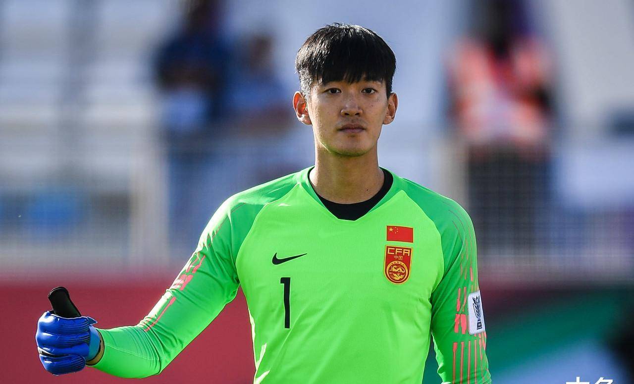 足球报：颜骏凌因国足表现过于自责，德比战后或迎来转折点