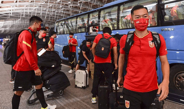 足协今日官宣！4吨行李装满飞机，按摩技师五星酒店是被迫的 